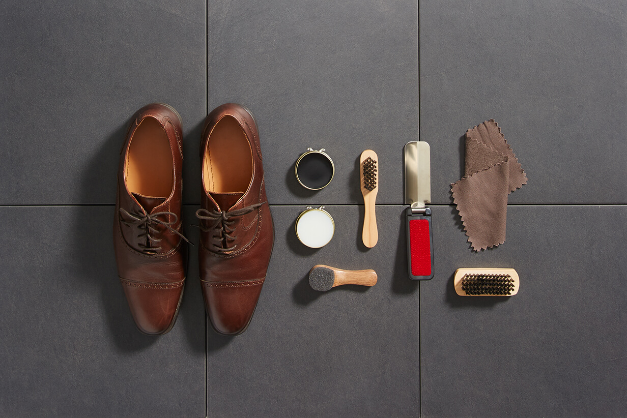 How to polish on sale your leather shoes