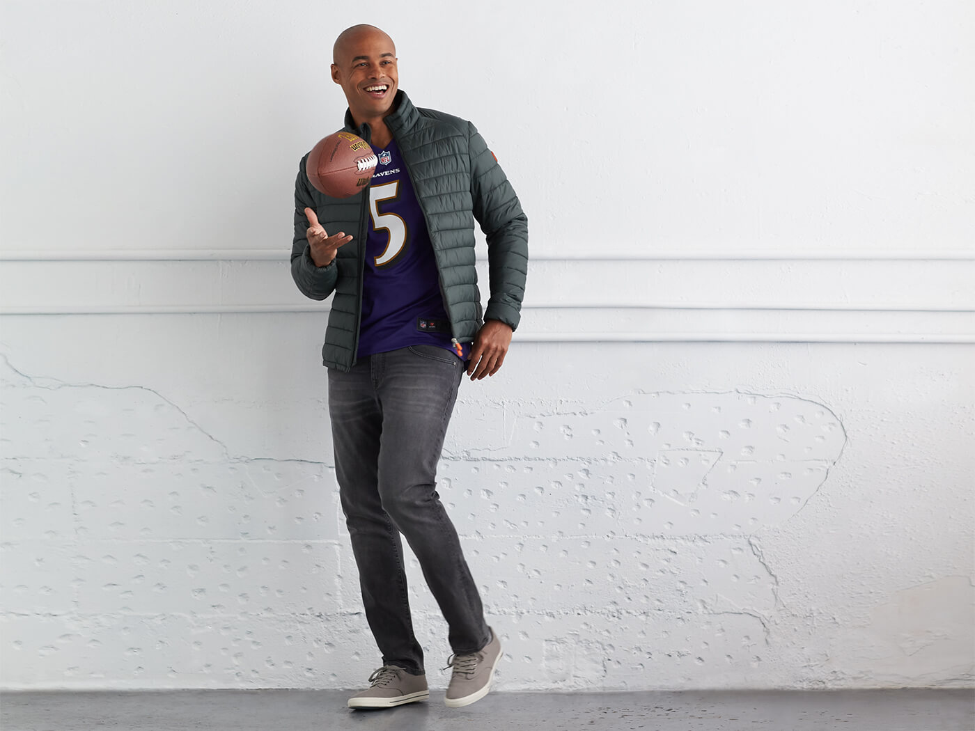 3 Ways to Wear Your Favorite Football Jersey